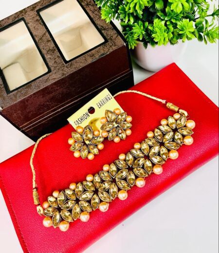 Beautiful Golden Chick With Earring SR_2841