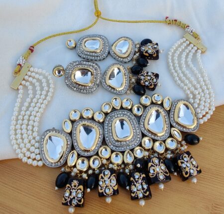 Beautifully Premium Quality Kundan Diamond Choker Necklace With Beautiful Big Size EARINGS SR_9358