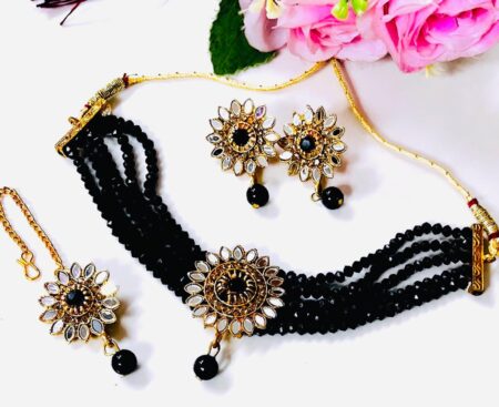 Beautiful Black Pearl Set With Tikka SR_11504