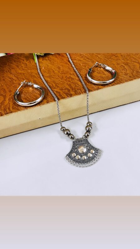 Beautiful Silver Plated Pendant With Loops SR_11519