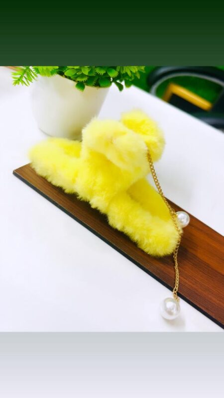 Beautiful Fur Clucher SR_11695