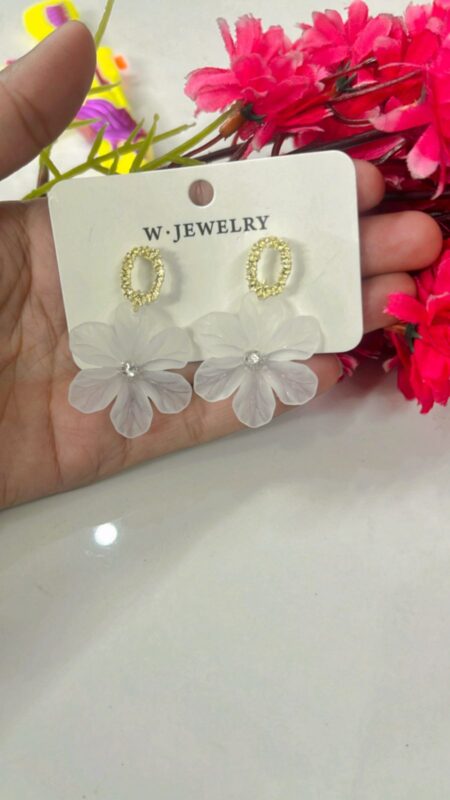 Beautiful White Flower Earrings SR_11792