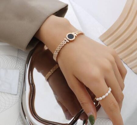 Pretty Beautifully Premium Quality Branded Openable Braslet 💃💃💃💃💃💃💃💃💃💃 SR_14084