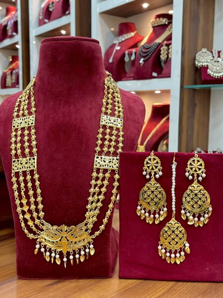 Pretty Beautiful Premium Quality Gold Plated Ranihaar With Beautiful Earrings And Tika…. 💃💃💃💃💃💃💃💃💃 SR_15004