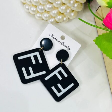 Beautiful Black Earing SR_19628