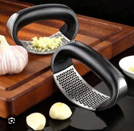 “Effortless Garlic Crushing with a Simple Rock – No Smelly Hands!” SR_1544